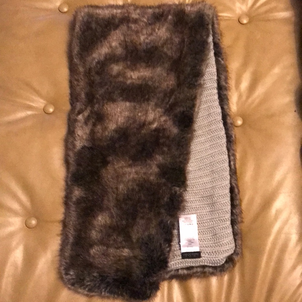 Stella & Dot reversible faux fur scarf